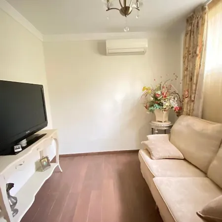 With Heated Private Pool, Sea View& Turkish Sauna *