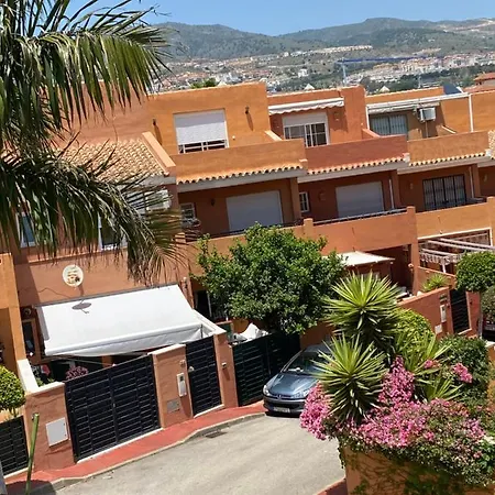 With Heated Private Pool, Sea View& Turkish Sauna *